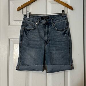 Judy Blue Mid-Rise Cuffed Denim Bermuda Shorts - Women’s Medium 0541